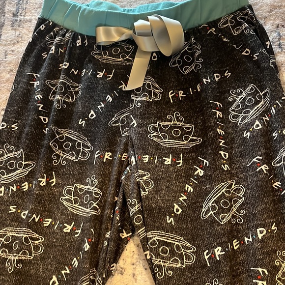 Friends PJ's - Picture 2 of 5